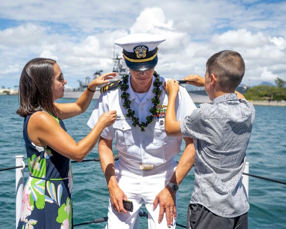 Cmdr. James Barclay, officer in charge of the Naval Undersea Warfare Center Division, Keyport, Detachment Pacific, was promoted during a ceremony on Joint Base Pearl Harbor-Hickam, Hawaii, Aug. 25, 2023.