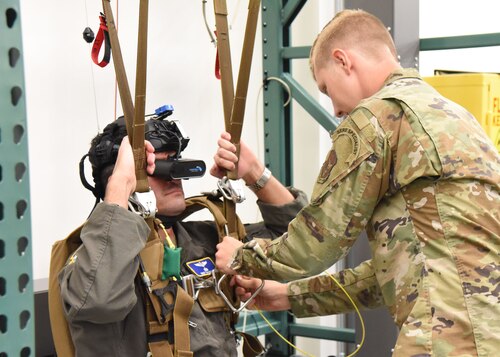 parachute training simulated
