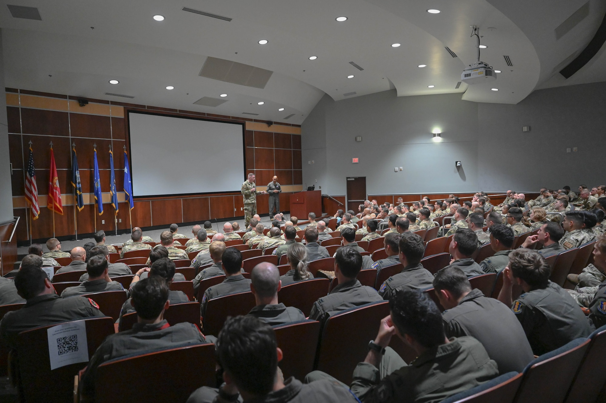 Lt. Gen. Brian Robinson tours the 33rd Fighter Wing