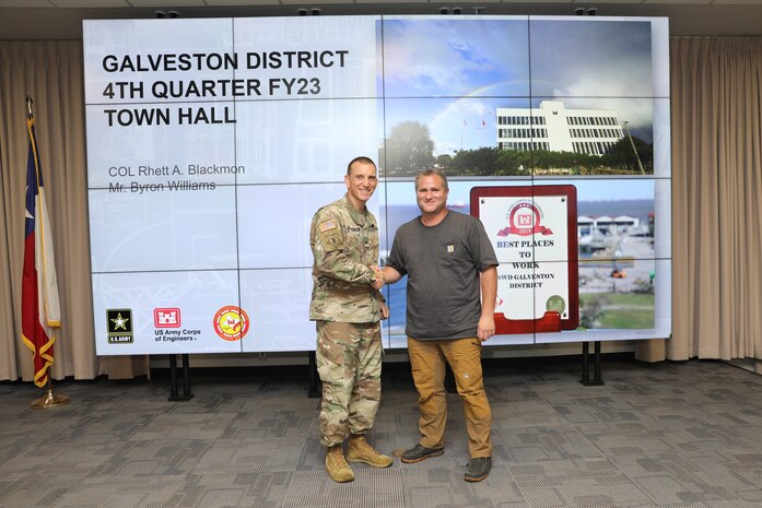 A commander's coin is a way for the commander to show their appreciation for a phenomenal job, on the spot.