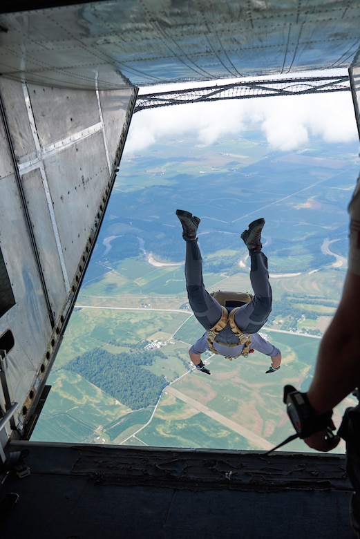 A U.S. Air Force pararescueman executes a precision parachute jump from 5,500 feet at Freeman Municipal Airport in Seymour, Ind., Sept. 4, 2023, as part of the PJ Rodeo. The biennial event, which tests the capabilities of pararescue Airmen across the service, was hosted by the Kentucky Air National Guard’s 123rd Special Tactics Squadron. (U.S. Air National Guard photo by Phil Speck)