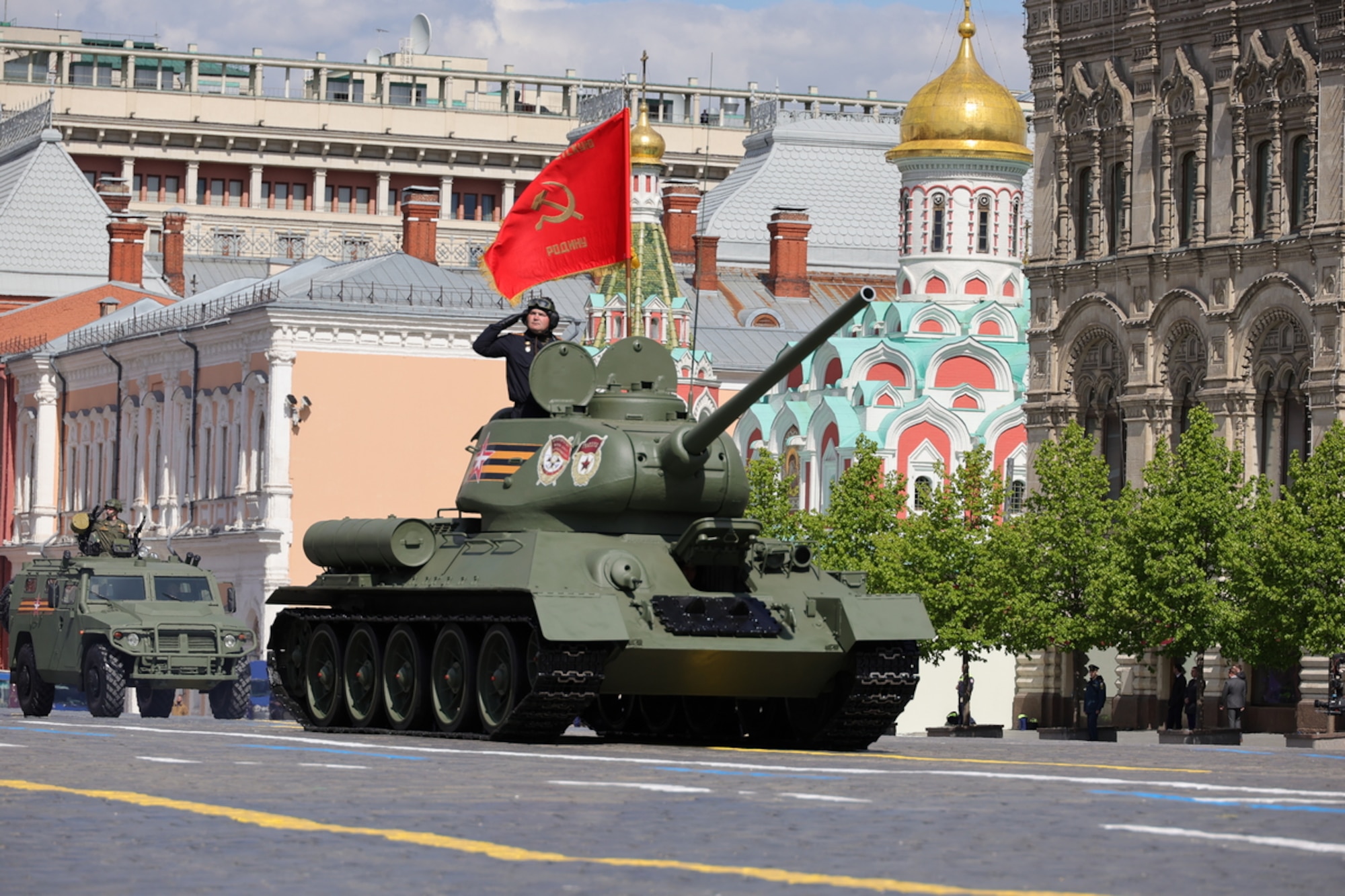 Lone tank in Russian military parade