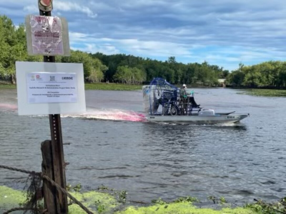 The U.S. Army Engineer Research and Development Center’s (ERDC) Aquatic Plant Management Team in the Environmental Laboratory and the U.S. Army Corps of Engineers (USACE) New England District are conducting a Hydrilla Research and Demonstration Water Study in the Connecticut River.