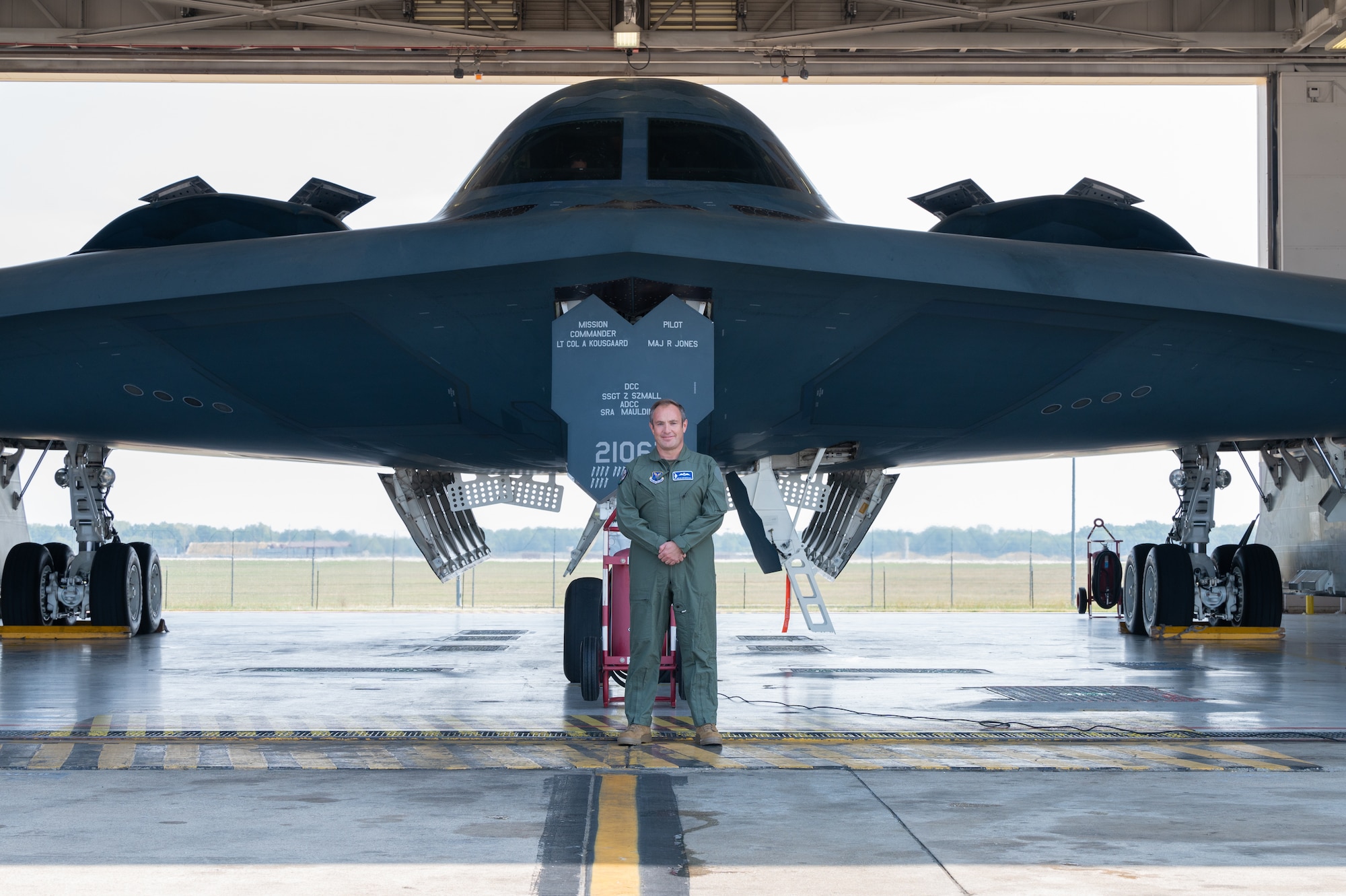 Royal Air Force Air Vice-Marshal Allan Marshall, Ministry of Defense assistant chief of defense staff, poses in front of a U.S. Air Force B-2 Spirit stealth bomber at Whiteman Air Force Base, Mo., Sept. 8, 2023. Marshall’s visit demonstrated the shared commitment that the U.S. and the U.K. have for global security and stability. (U.S. Air Force photo by Airman 1st Class Joseph Garcia)