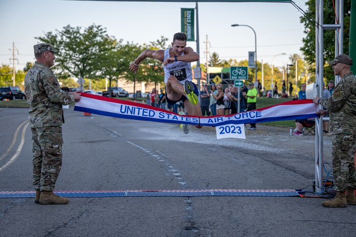 Michalski wins men's 5K first place