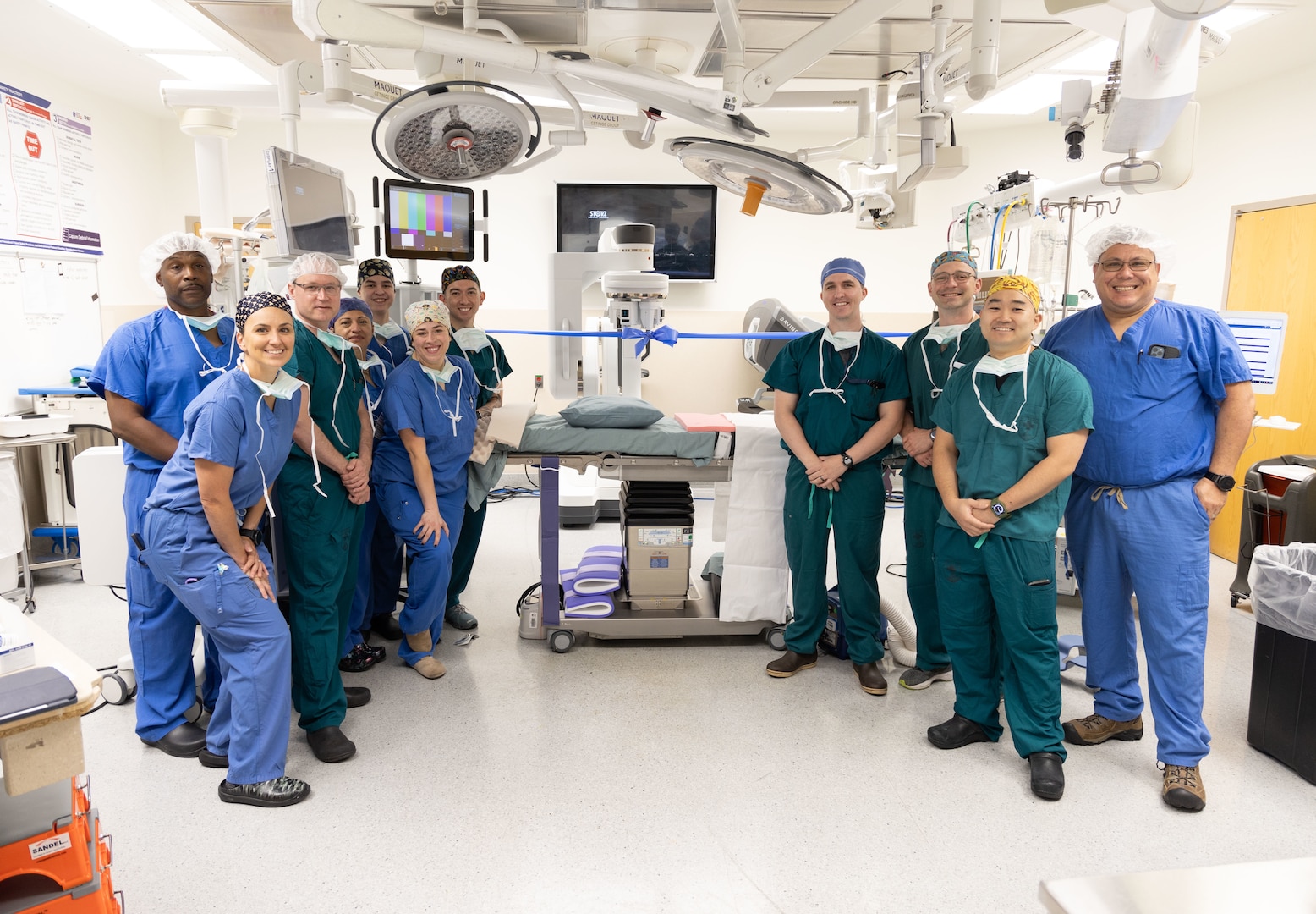 Group photo of the urological surgery team