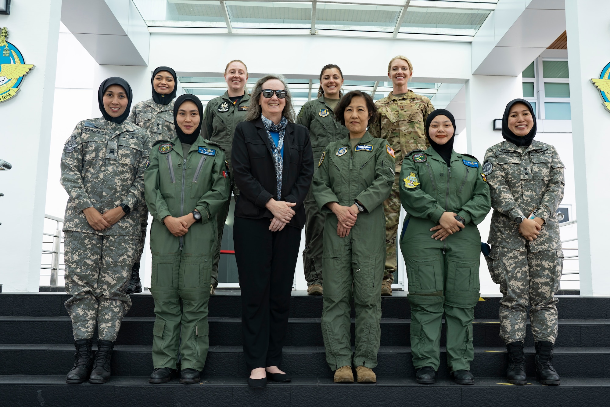 Photo of servicewomen from the Royal Brunei Air Force and U.S. Air Force