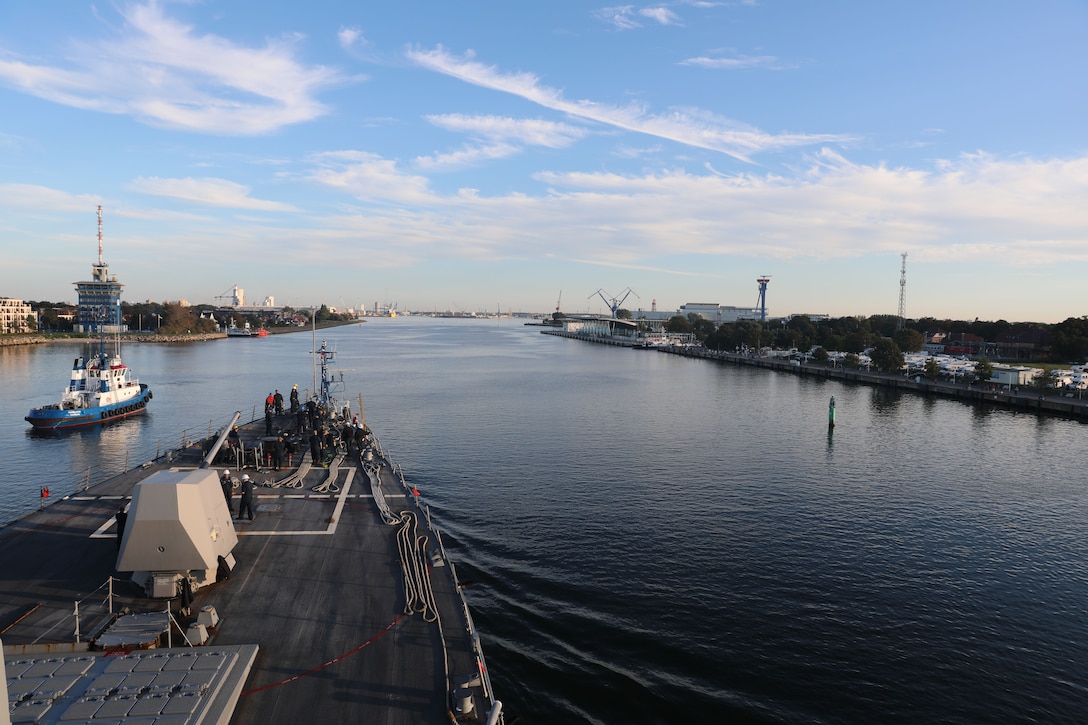 The USS Paul Ignatius pulls into port.