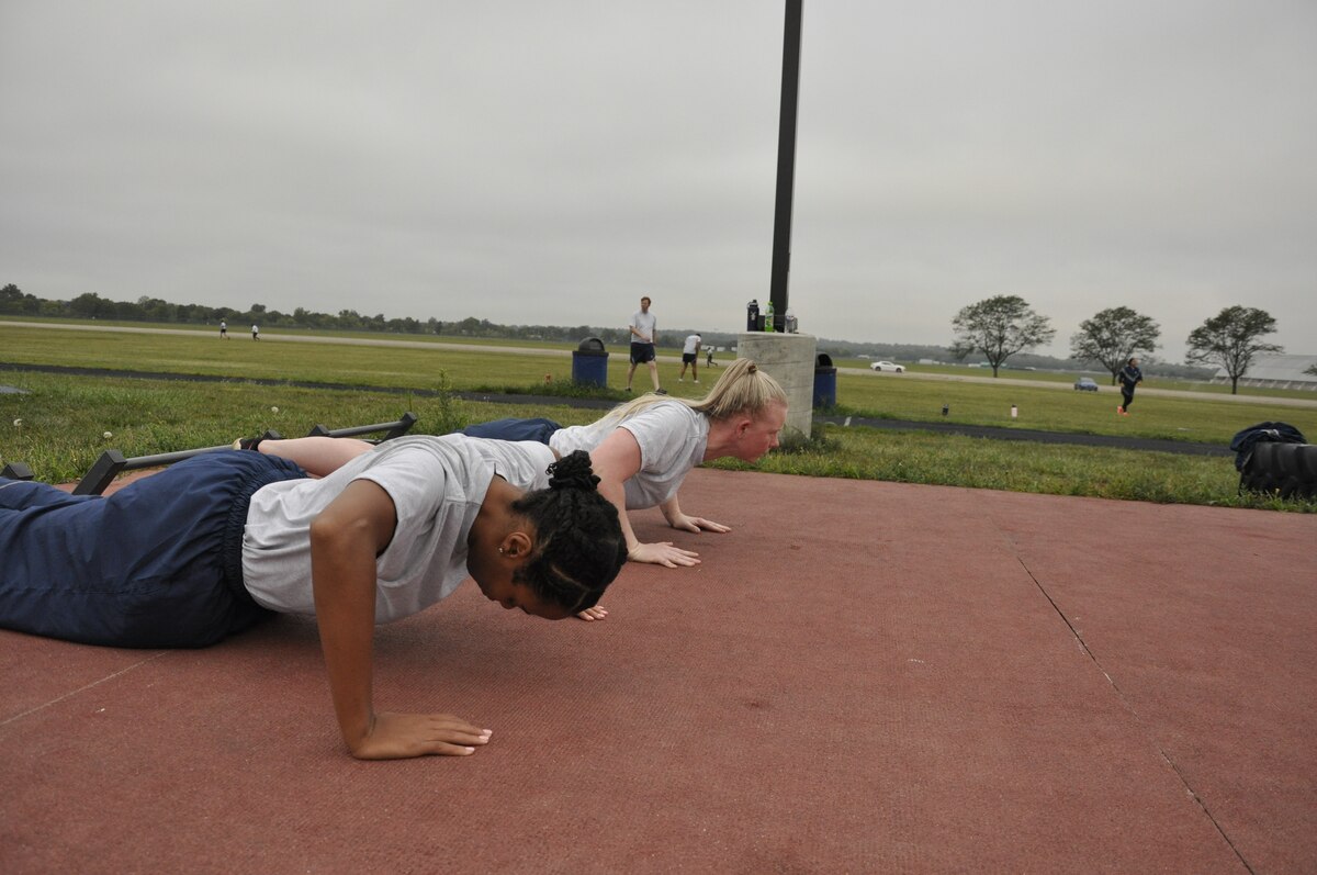 AFLCMC uniformed airmen do group workouts each Friday morning. (USAF photo by 2nd Lt Morgan Searcy)..