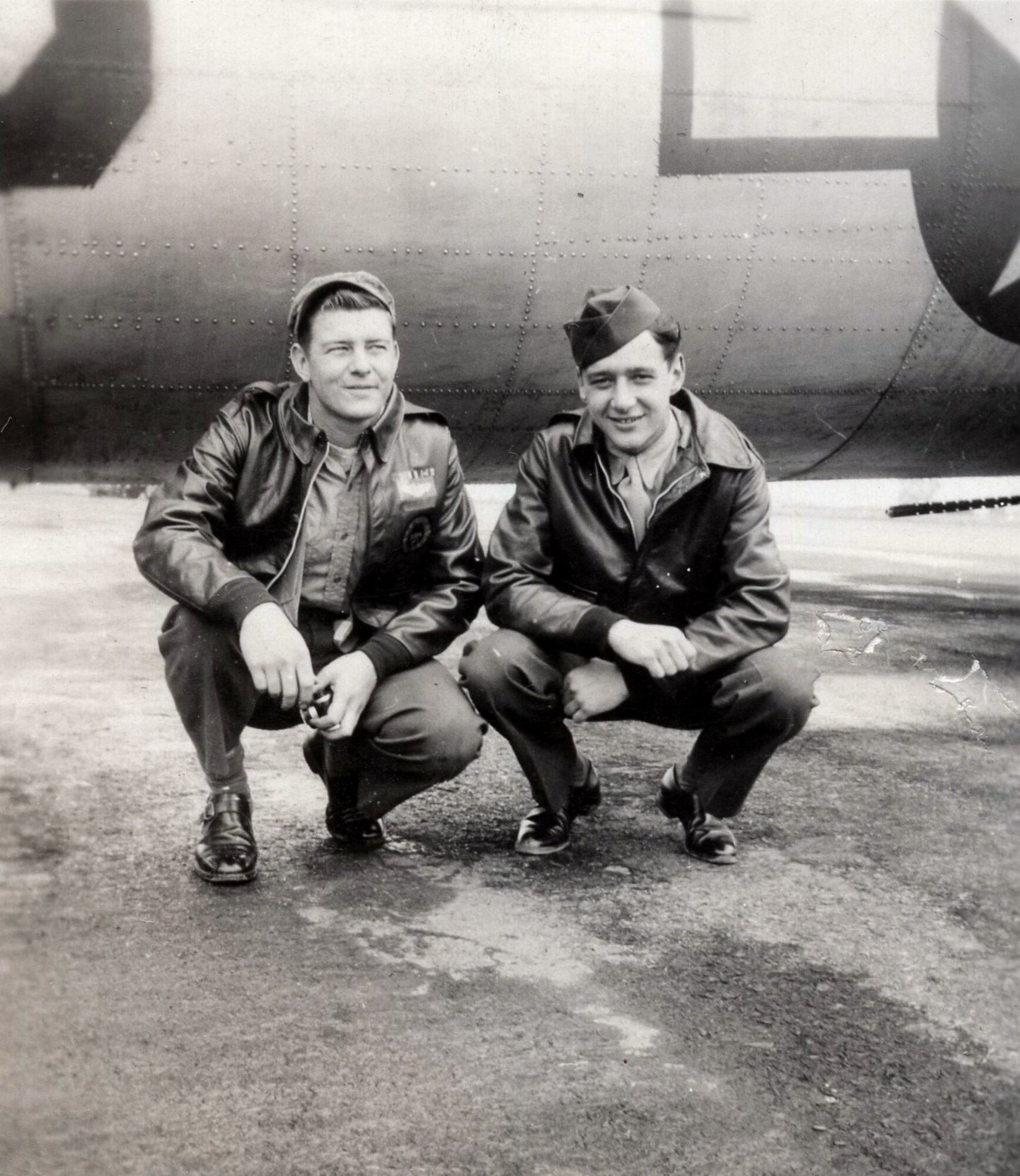 U.S. Army Air Force Staff Sgts. Myron “Ty” Ettus, right, and Frank Buschmeier, both waist gunners on “Miss Irish,” B-17 Flying Fortress, and part of then-Capt. John P. Gibbons crew, pose for a photo with their aircraft in 1944. Ettus was assigned to the 350th Bomb Squadron, 100th Bomb Group, out of Thorpe Abbotts, England, and completed 32 combat missions during World War II. (Photo courtesy of 100th Bomb Group Foundation, Bud Buschmeier)