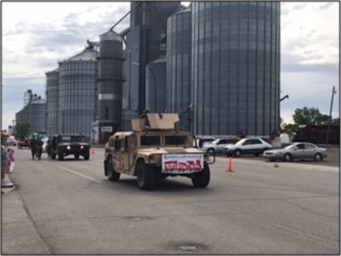 Reserve Marines assigned to Detachment Support Company, 4th Law Enforcement Battalion participated in the annual Blue Goose Parade on Saturday, June 3.  The Blue Goose Parade is the culminating event of a three-day spring celebration between the cities of Wahpeton, North Dakota and Breckenridge, Minnesota.  Detachment Support Company, based in Wahpeton, provided the Parade’s color guard, as well as two tactical vehicles, and walked the length of the parade route before staging their tactical vehicles at the Chahinkapa Zoo.



4th Law Enforcement Battalion (4th LEB), a subordinate unit of Force Headquarters Group (FHG), is a reserve Marine Corps military police battalion. Headquartered in St. Paul, the Battalion’s subordinate units are located in numerous other locations across the United States.