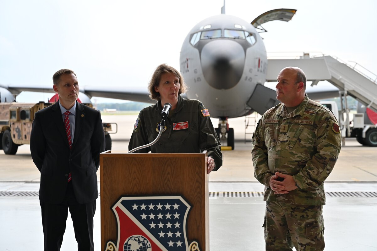 Congressman Guest holds roundtable at the 186th Air Refueling Wing