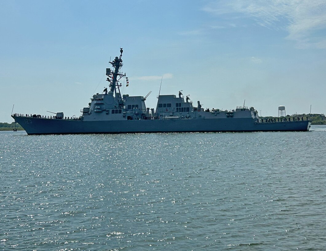 The Navy’s newest guided missile destroyer, the future USS Jack H. Lucas (DDG 125) sailed away from the Huntington Ingalls Industries’ (HII) Ingalls Shipbuilding Division shipyard, Sept 26.