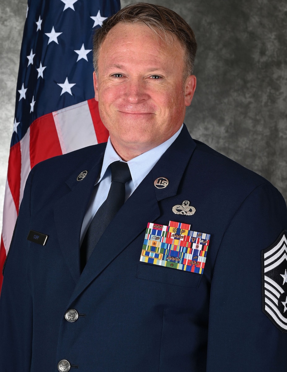 Chief Master Sgt. William L. Cupp official photo