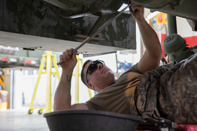 Army Reserve Soldiers log 564 maintenance hours during Forward Wrench