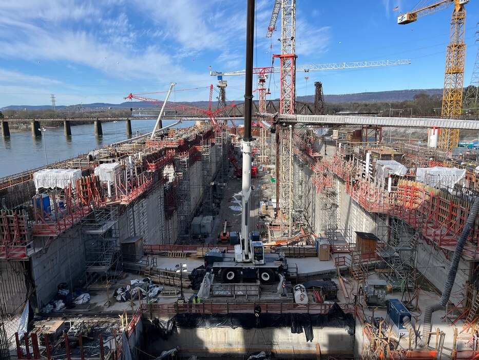 Construction work being completed at Chickamauga Lock.