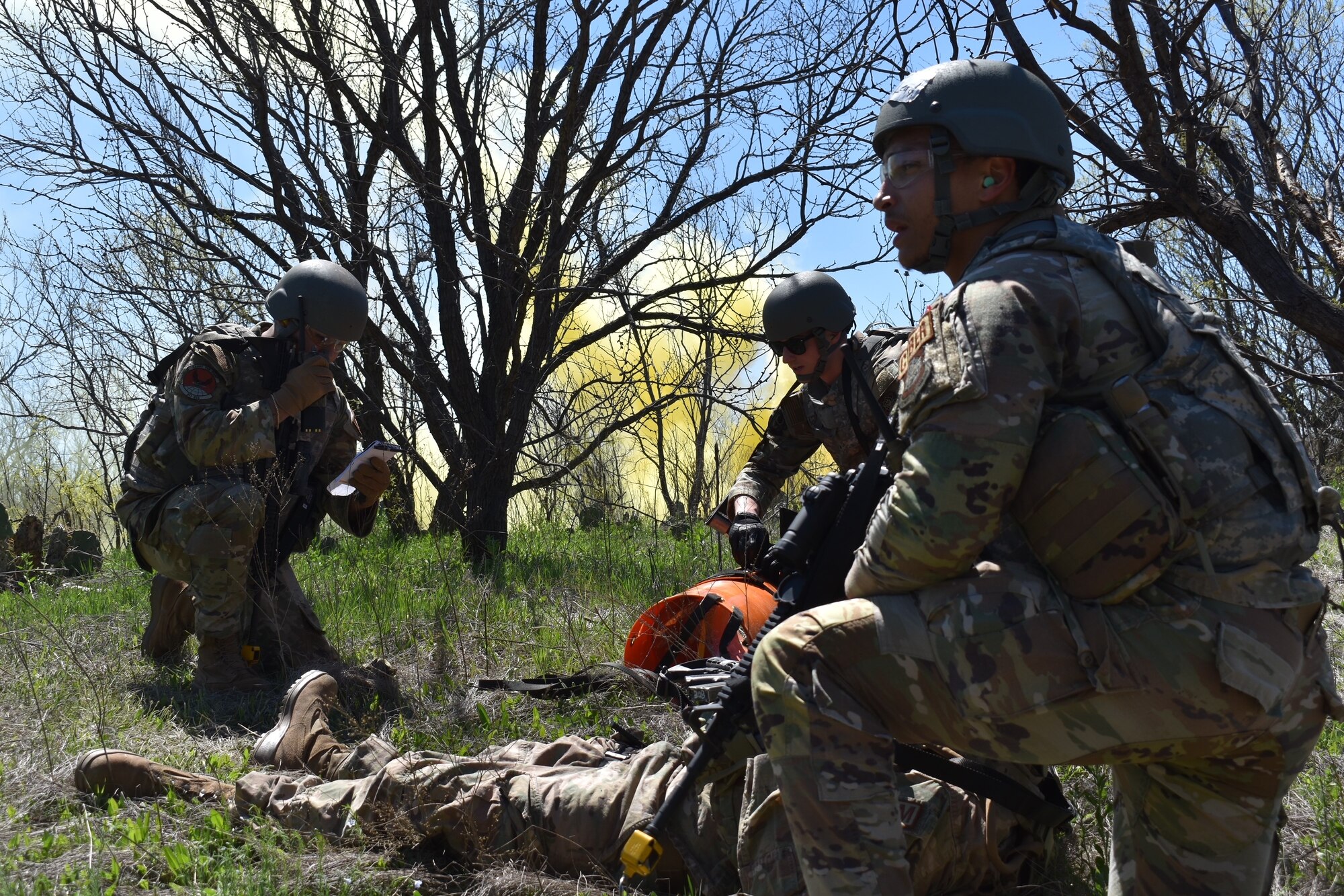 airmen perform self-aid buddy care