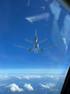 Omega KDC-10 completes first B-52, MC-130J refueling over Pacific Ocean