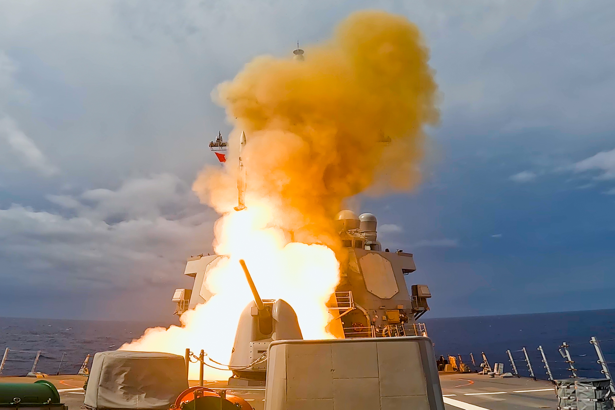 USS Higgins (DDG 76) launches a Standard Missile (SM) 2.