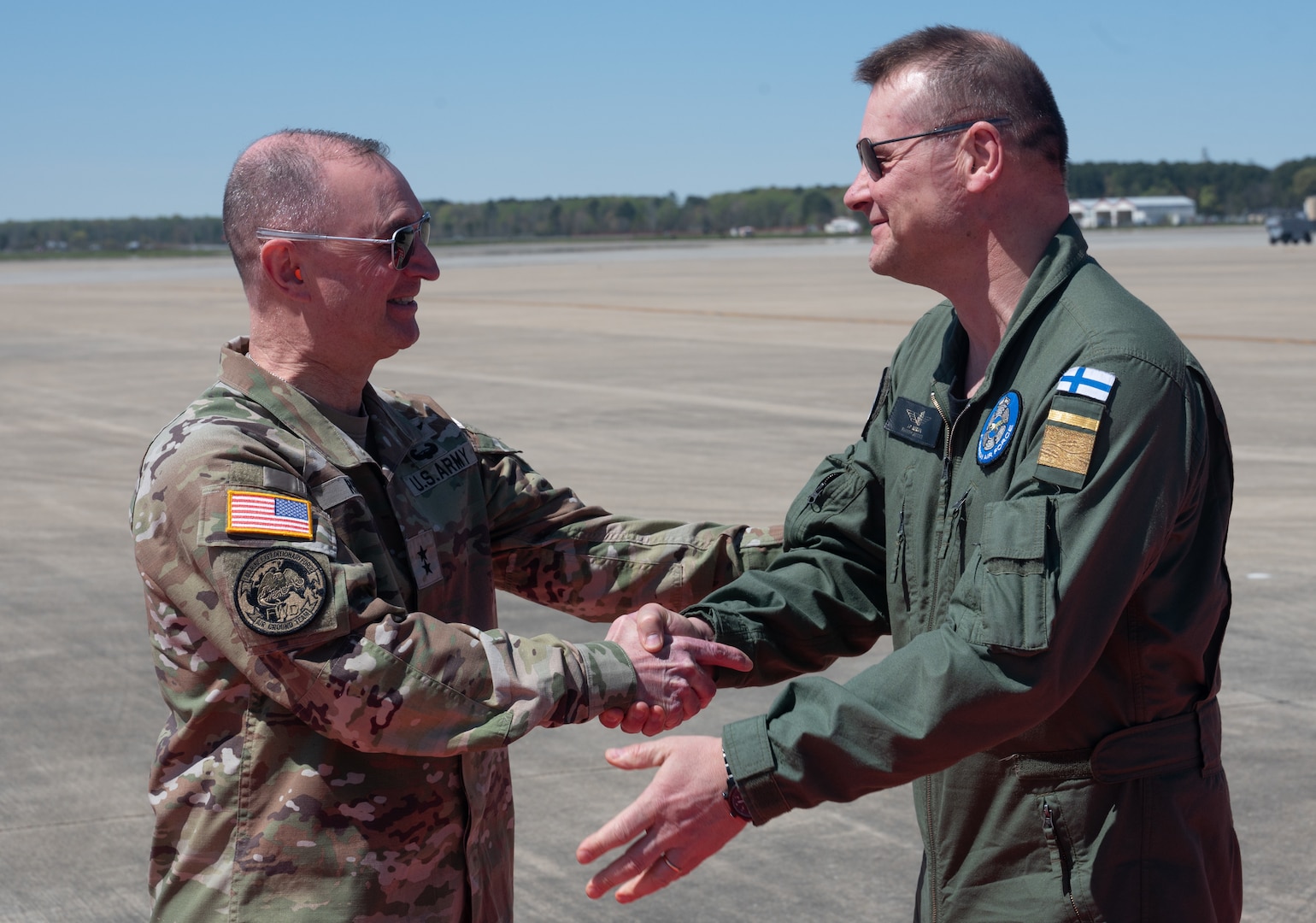 Commander of Finnish Air Force meets with VNG leaders