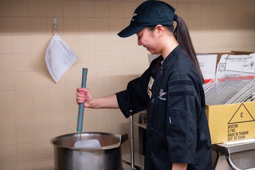 Malmstrom chefs partner with Montana Air National Guard to feed 700 deploying Air Guardsmen