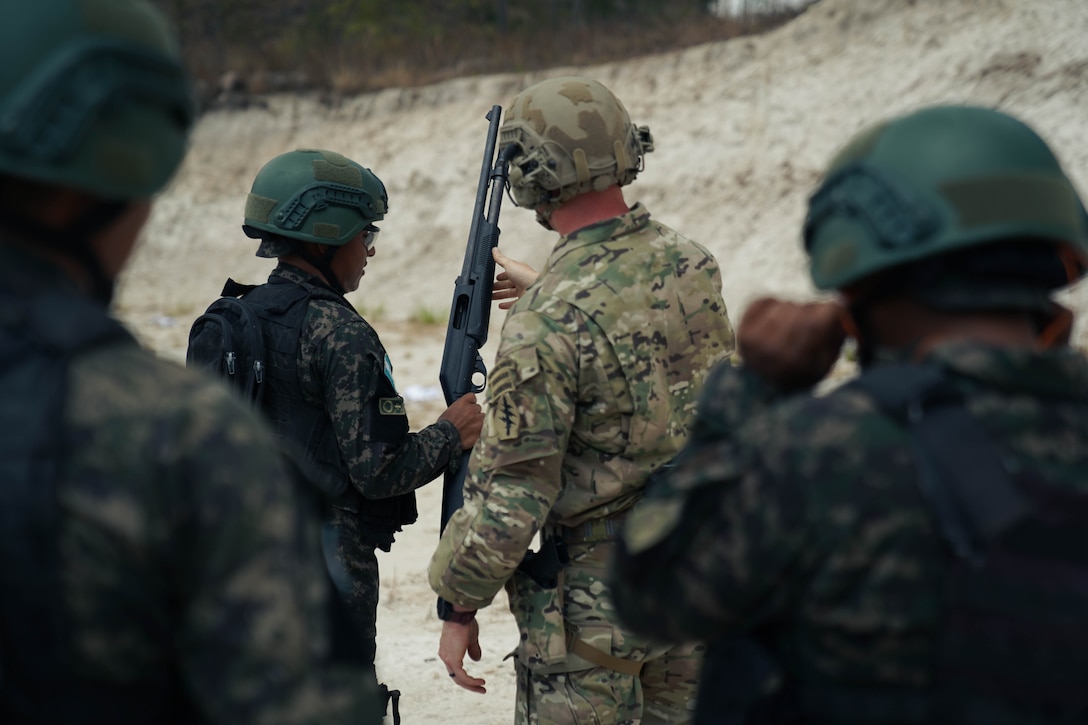 A member of 7th Special Forces Group (Airborne) leads gun range training with members of the Honduran military in La Venta, Honduras, as part of CENTAM Guardian 24, April 5, 2024.
