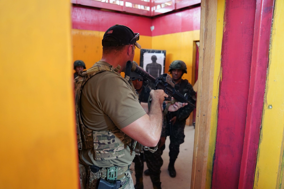 A member of 7th Special Forces Group (Airborne) leads Close Quarters Battle training with members of the Honduran military in La Venta, Honduras, as part of CENTAM Guardian 24, April 5, 2024.