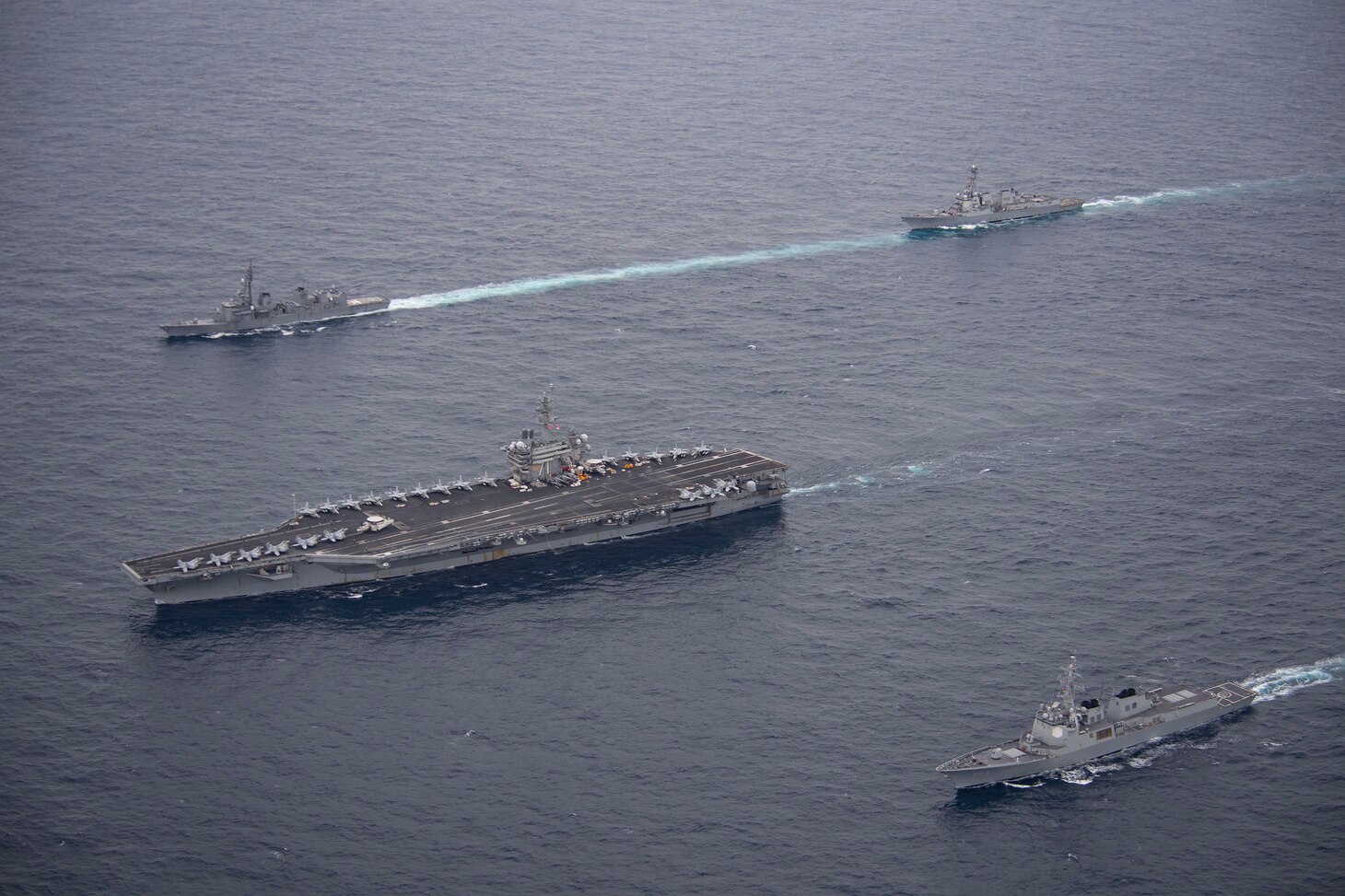 일본, 한국, 미국의 해군이 삼국간 해상 연습에서 제휴 > 미국 해군 > 뉴스 기사