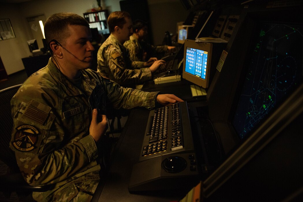Airmen monitors radar.