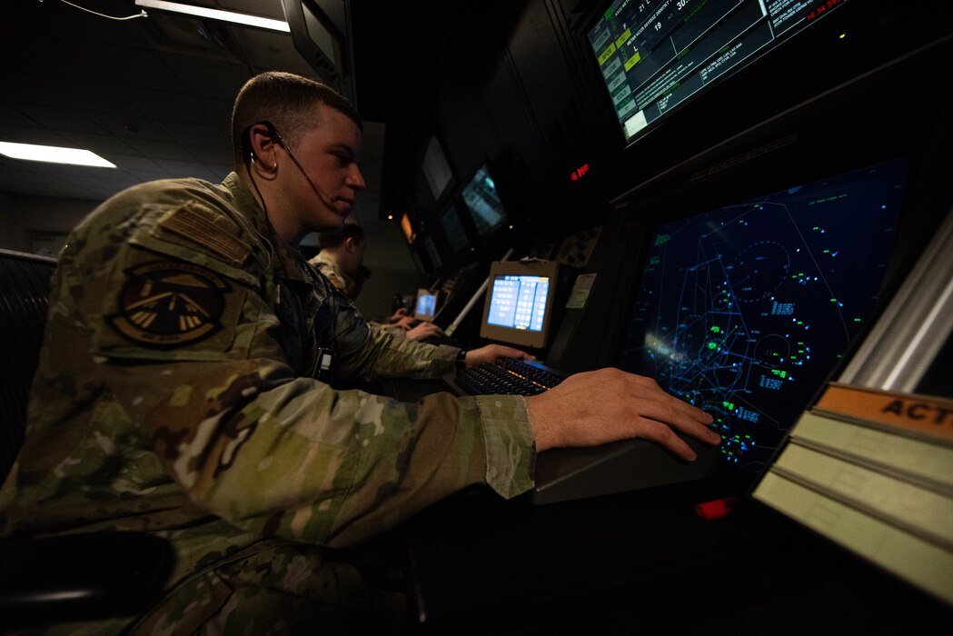 Airmen monitors radar.