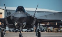Air Force jet taxis