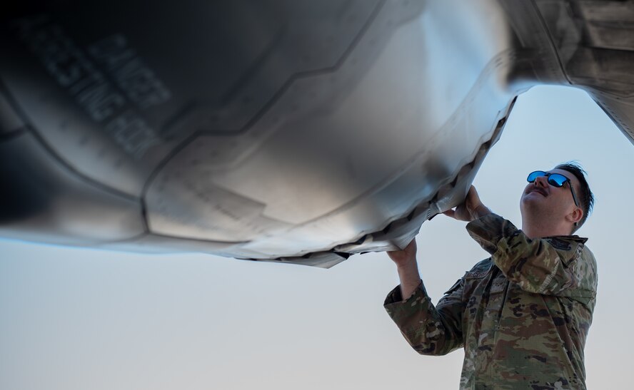 Maintainer observes jet
