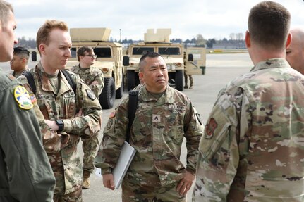 Army and Air Force Reserve integrate to practice strategic air mobility