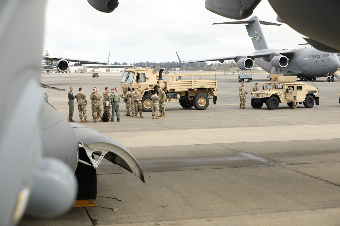 Army and Air Force Reserve integrate to practice strategic air mobility