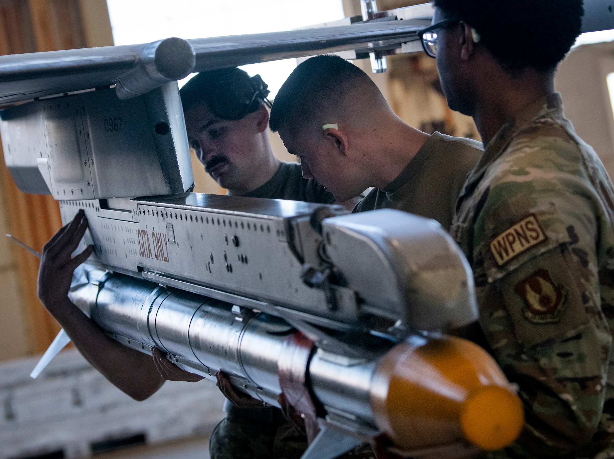 1st Q weapons loadcrew competition