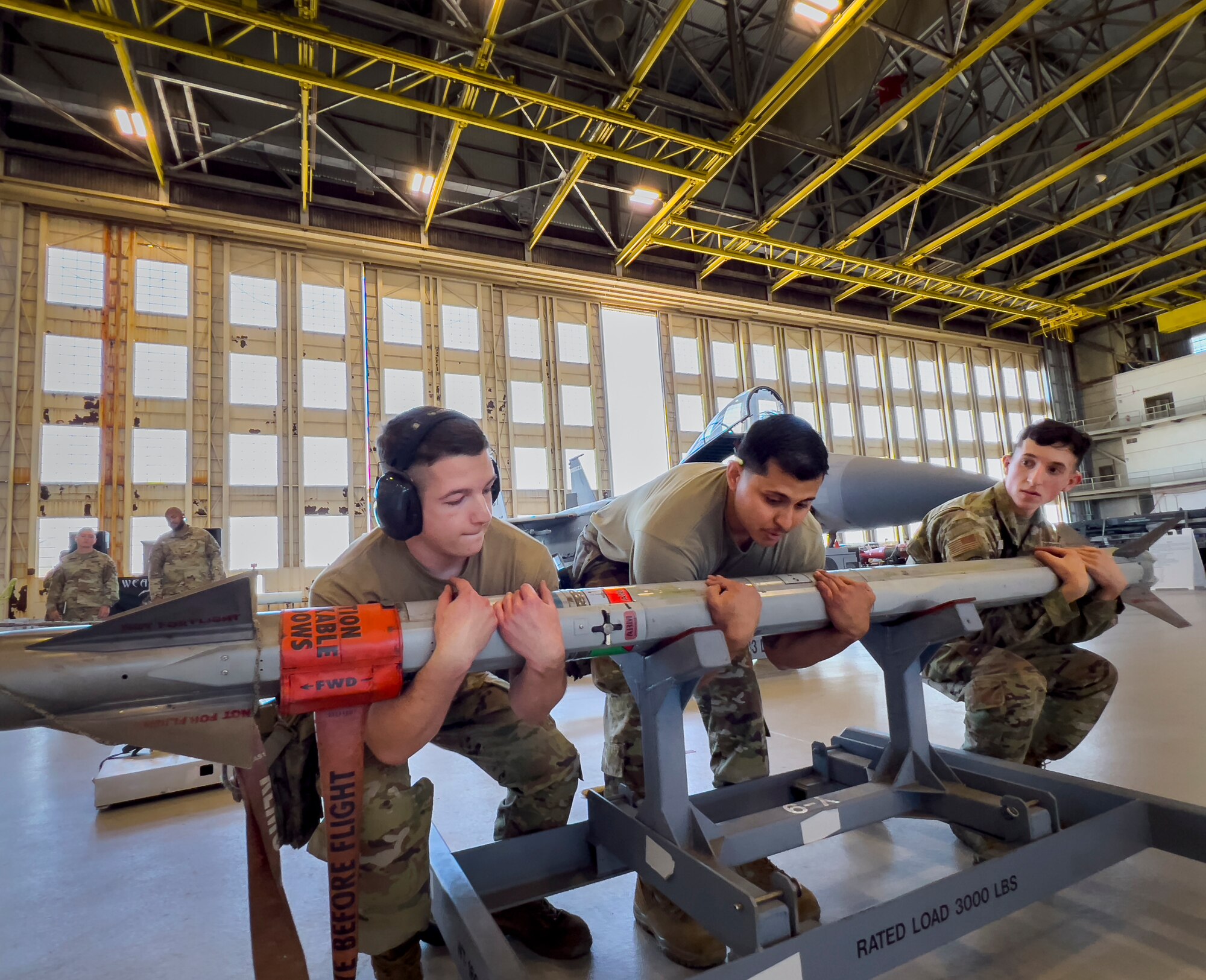 1st Q weapons loadcrew competition