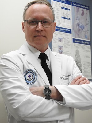 U.S. Navy Cmdr. (Dr.) Gregory Chestnut (Urology) is one of four Walter Reed providers patients gave a 100 percent satisfaction rating in the recent Military Health System’s (MHS) Joint Outpatient Experience Survey (JOES) Best of the Best in its first quarter of fiscal year 2024 report.