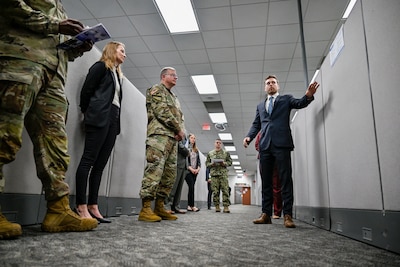 DLA Director visits DLA Aviation