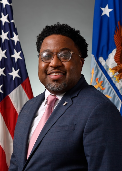 This is the official biography of Dr. Keith Hardiman, Bio (U.S. Air Force photo by Eric Dietrich)