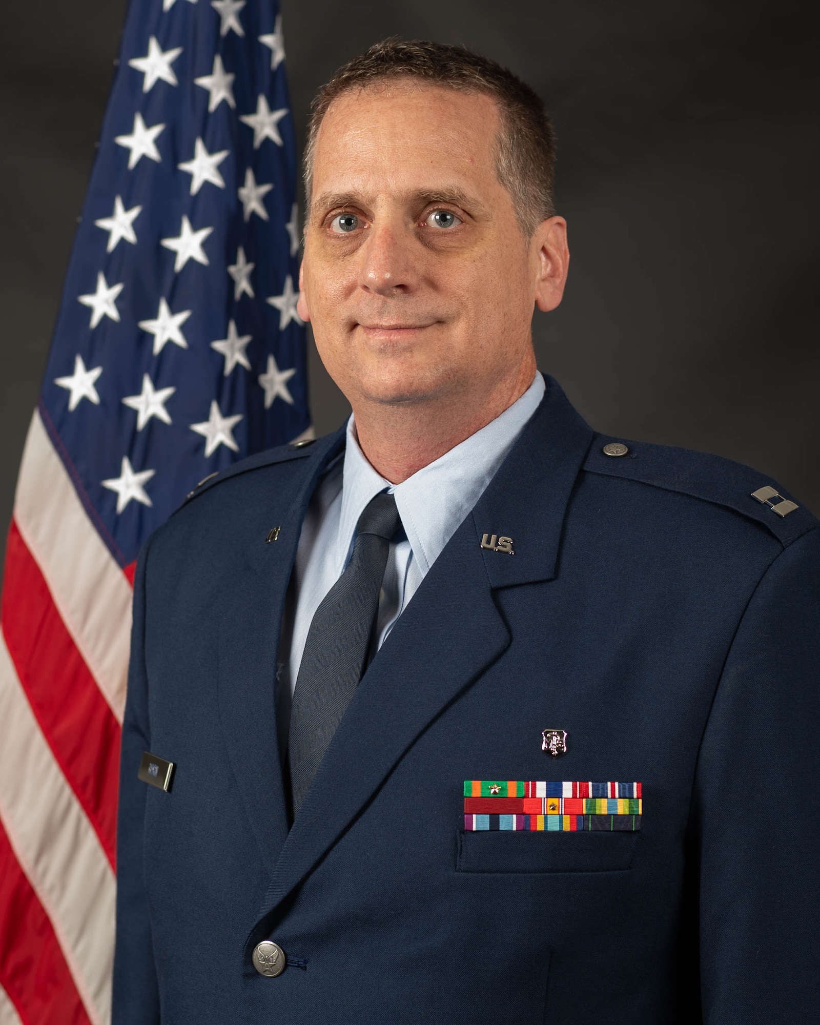 Official photo of Capt. James Horn