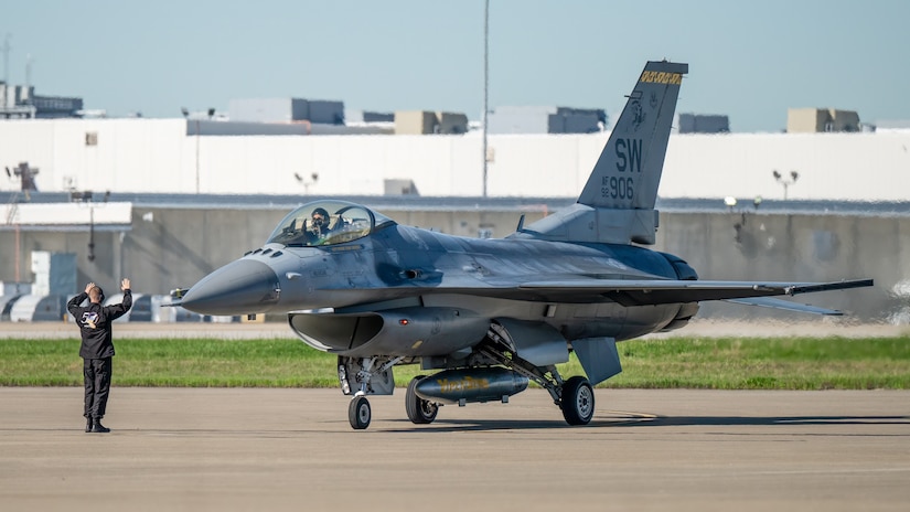 A U.S. Air Force F-16 Fighting Falcon parks on the flight line at the Kentucky Air National Guard Base in Louisville, Ky., April 18, 2024, in preparation for this weekend’s Thunder Over Louisville air show. The aircraft, assigned to the F-16 Viper Demonstration Team at Shaw Air Force Base, S.C., is one of more than two-dozen military and civilian planes slated to appear at Thunder, including the Kentucky Air Guard’s C-130J Super Hercules. (U.S. Air National Guard photo by Dale Greer)