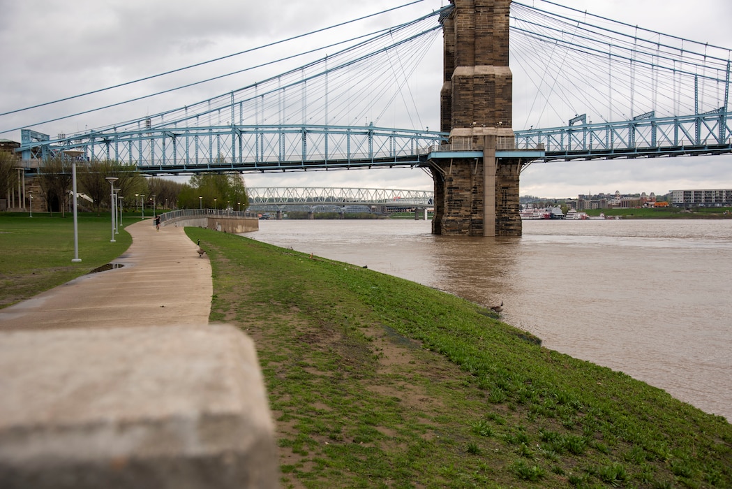 The U.S. Army Corps of Engineers Louisville District and the Cincinnati Park Board are partnering on a $2.5 million feasibility study to improve and revitalize the Ohio River’s edge along Smale Riverfront Park in downtown Cincinnati, Ohio.