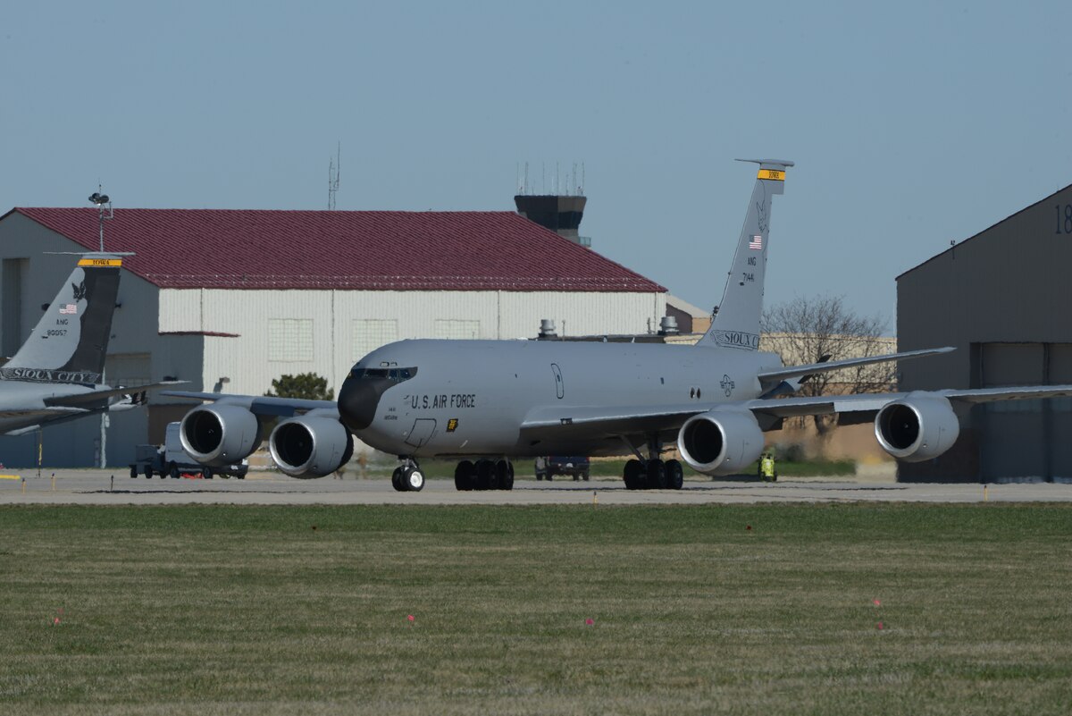 Iowa's 185th ARW awarded Air and Space Outstanding Unit