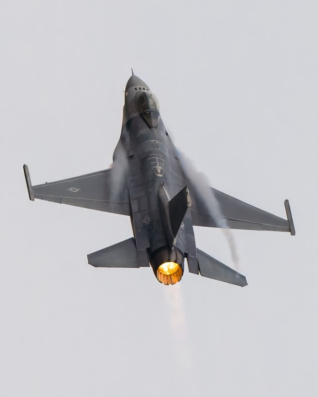 The U.S. Air Force F-16 Viper Demonstration Team, from Shaw Air Force Base, S.C., performs an aerobatic display during the Thunder Over Louisville air show in Louisville, Ky., April 20, 2024. This year’s event featured more than two-dozen military and civilian aircraft, including the Kentucky Air National Guard’s C130J Super Hercules. (U.S. Air National Guard photo by Dale Greer)