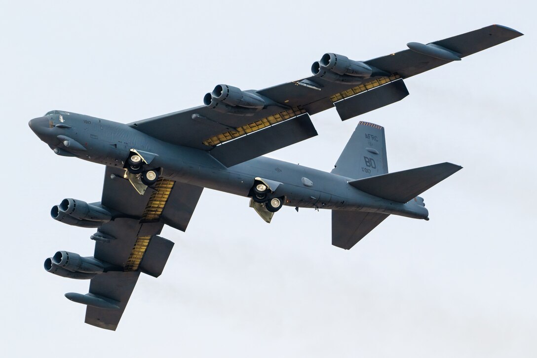 A B-52 Stratofortress from the 307th Bomb Wing at Barksdale Air Force Base, La., performs an aerial demonstration during the Thunder Over Louisville air show in Louisville, Ky., April 20, 2024. This year’s event featured more than two-dozen military and civilian planes, including the Kentucky Air National Guard’s C130J Super Hercules. (U.S. Air National Guard photo by Dale Greer)