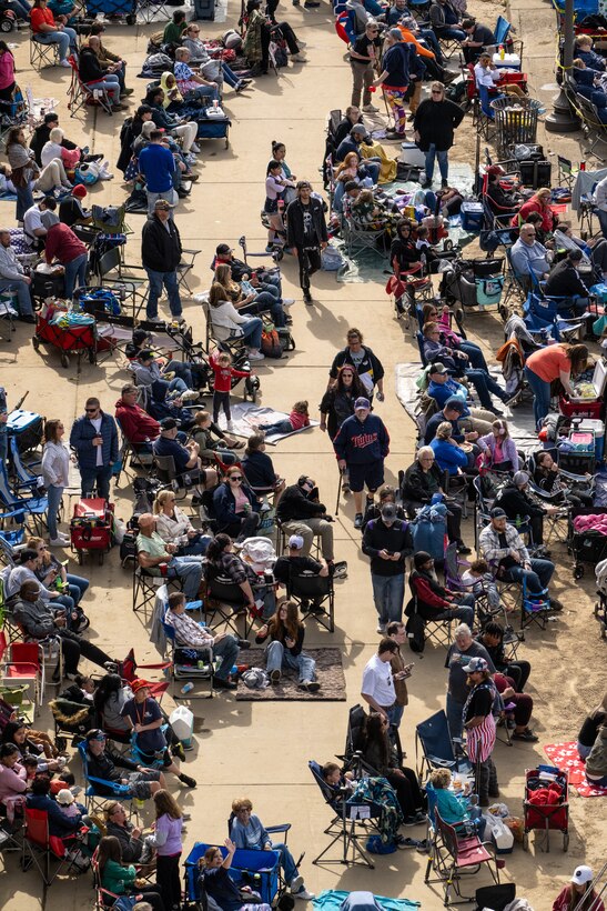 Hundreds of thousands of spectators lined the banks of the Ohio River in Louisville, Ky., and Southern Indiana for the annual Thunder Over Louisville air show and fireworks display April 20, 2024, officials said. This year’s event featured more than two-dozen military and civilian aircraft, including the Kentucky Air Guard’s C130J Super Hercules and the U.S. Air Force F-16 Viper Demonstration Team. (U.S. Air National Guard photo by Dale Greer)