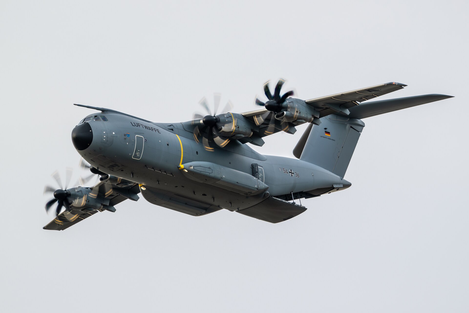An A-400M Atlas from the German Air Force performs an aerobatic display during the Thunder Over Louisville air show in Louisville, Ky., April 20, 2024. This year’s event featured more than two-dozen military and civilian aircraft, including the Kentucky Air National Guard’s C130J Super Hercules. (U.S. Air National Guard photo by Dale Greer)