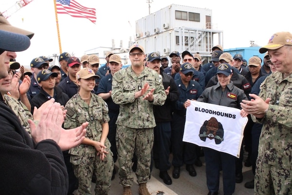 USS Rafael Peralta (DDG 115) Earns Bloodhound Award