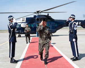Republic of Korea Air Force Chief of Staff Gen. Lee, Young Su arrives at at Kunsan Air Base, ROK.