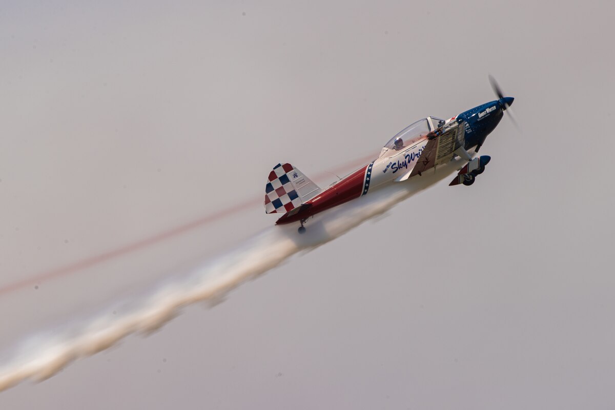 Stunt plane with smoke stream